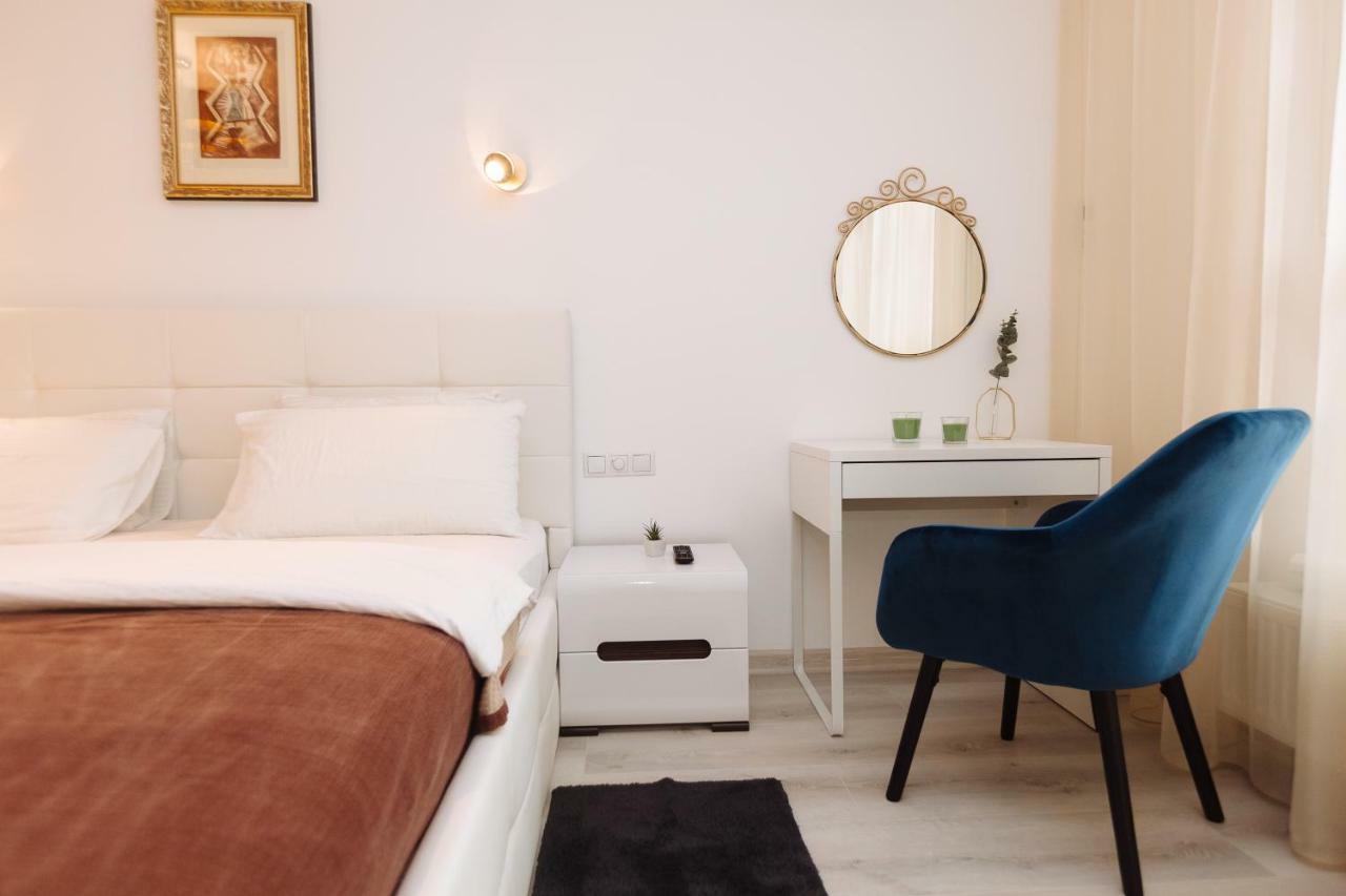 Luxury Terrace View Apartment! Lviv Ngoại thất bức ảnh